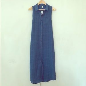 - Forever 21 Sleeveless Dress